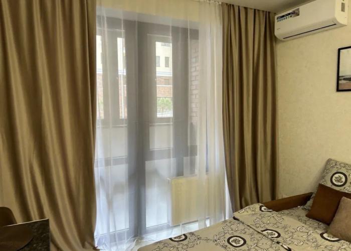 S Dizaynerskim Remontom Flat