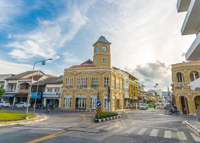 B2 Phuket Boutique & Budget Hotel