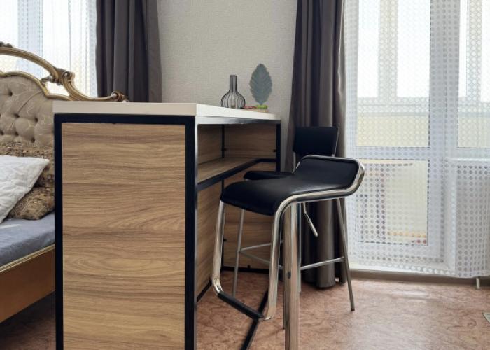 Na Romana Kuzovatkina 18 Flat