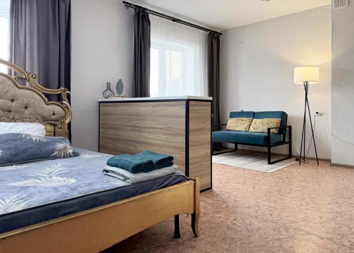 Na Romana Kuzovatkina 18 Flat