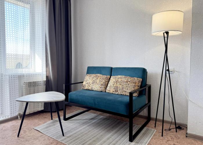 Na Romana Kuzovatkina 18 Flat