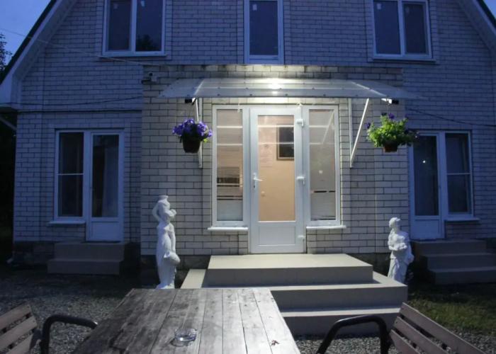 Gostevye Domiki U Termalnykh Istochnikov Ot Travel Khotels Anturazh Guest House