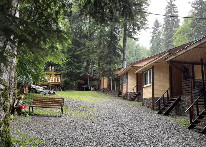 V Gostyah U Skazki Guest house