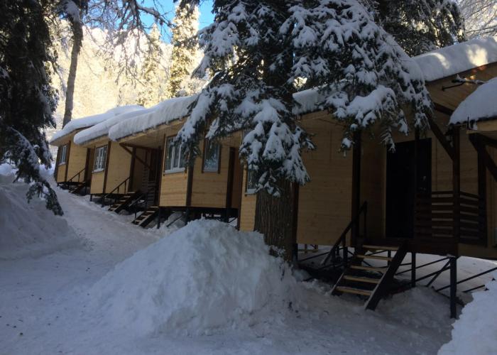 V Gostyah U Skazki Guest house