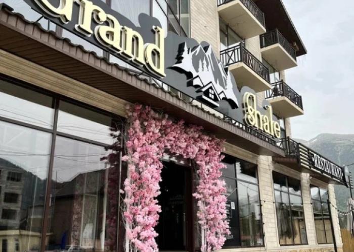 GrandShale Hotel