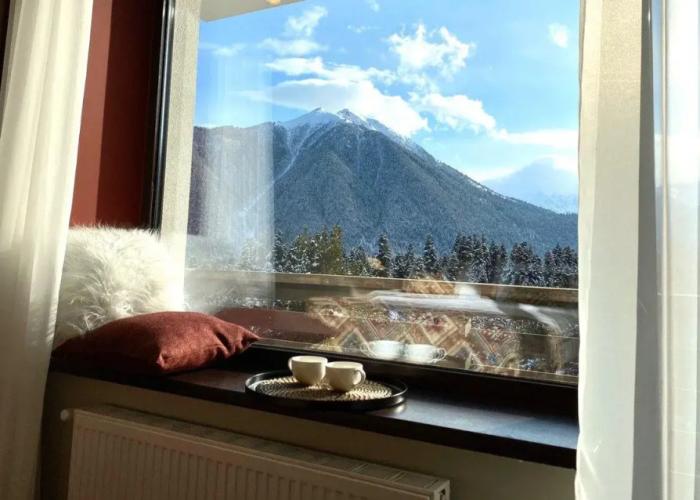 White Peak Hotel