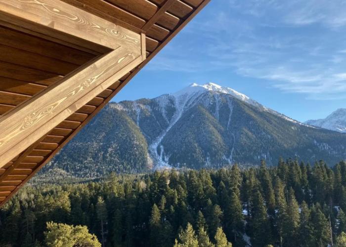 White Peak Hotel