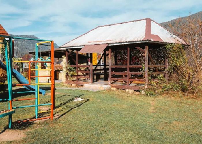 Yulena Guest house