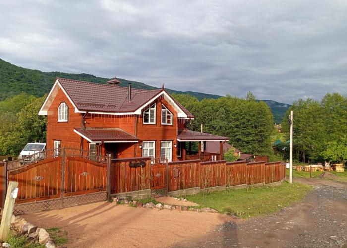 Gorny Gorizont Private House