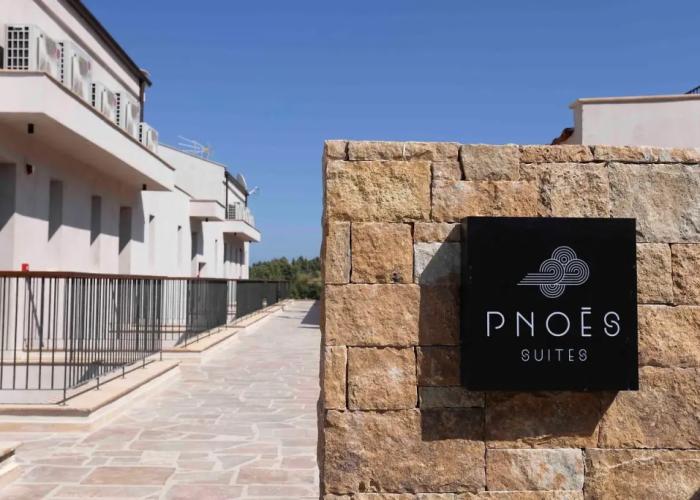 Pnoes Luxury Suites