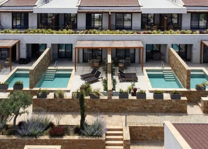 Pnoes Luxury Suites