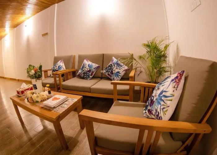 Perla Dhangethi Hotel
