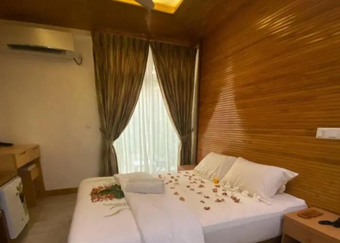 Perla Dhangethi Hotel
