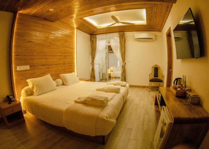 Perla Dhangethi Hotel