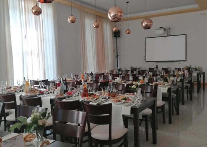 Gostinyij Dvor Hotel