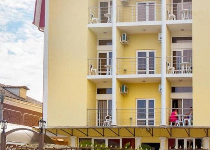 Kristall Guesthouse