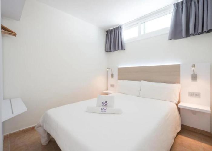 Eó Las Rosas Aparthotel