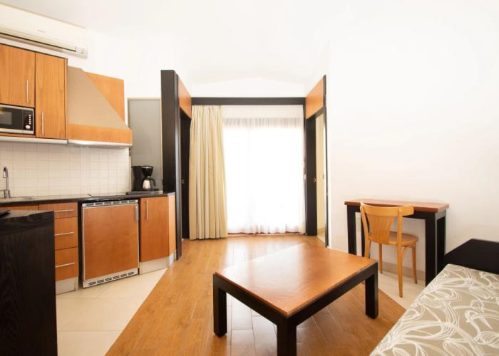 HL Miraflor Suites Hotel