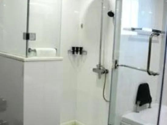 Ramada Hotel And Suites Amwaj Islands