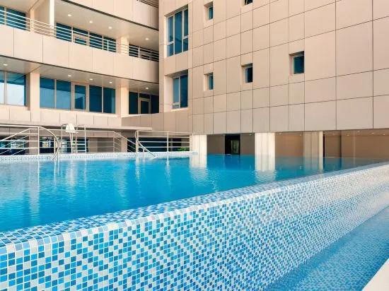 Ramada Hotel And Suites Amwaj Islands