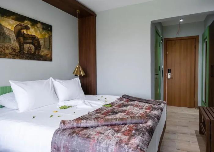 Assos Troy Beach Hotel