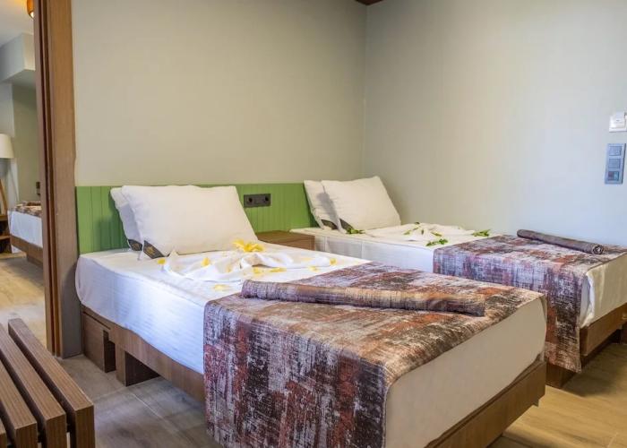 Assos Troy Beach Hotel