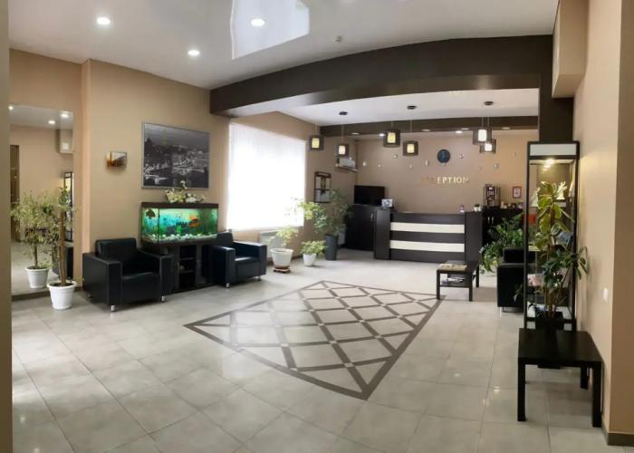 Leks Hotel