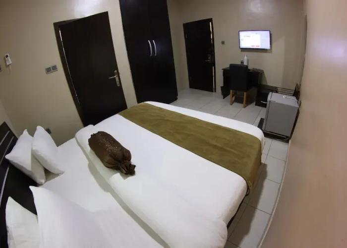 Celia's Suites