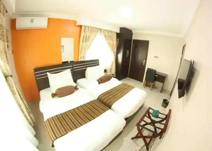 Celia's Suites