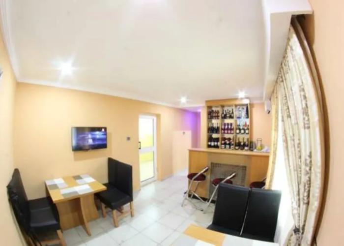 Celia's Suites