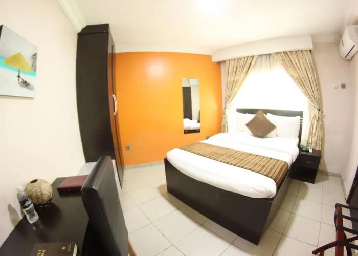 Celia's Suites