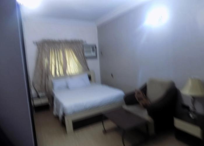 Moongate Hotel and Suites