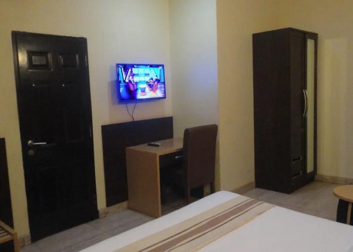 Caesar's Court Hotel and Suites