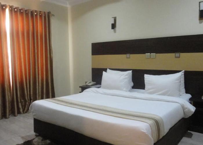 Caesar's Court Hotel and Suites