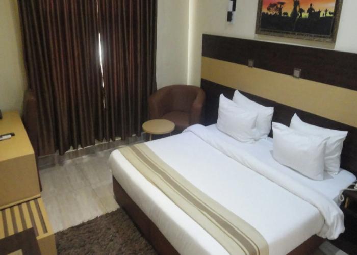 Caesar's Court Hotel and Suites