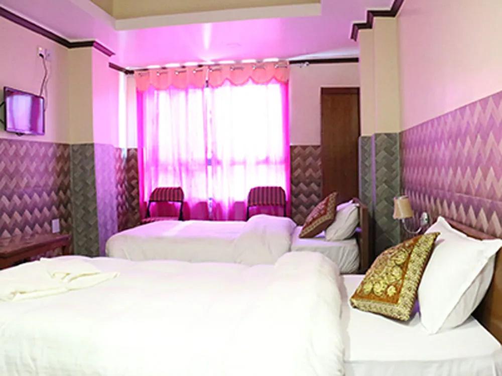 фото Hotel Crown