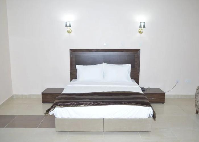 Residency Hotel Leophine House