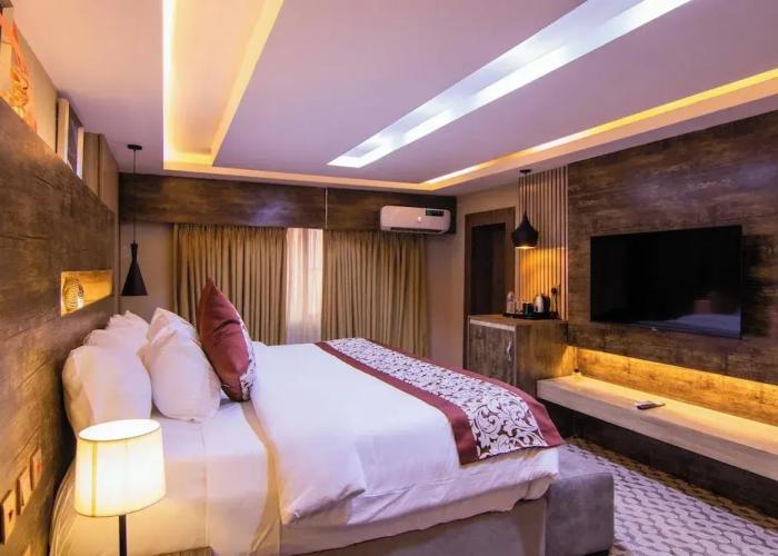 Bon Hotel Royal Parklane