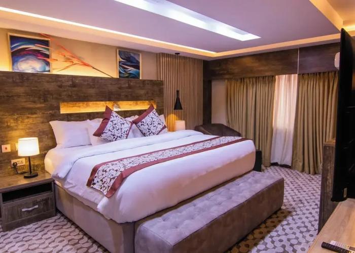 Bon Hotel Royal Parklane