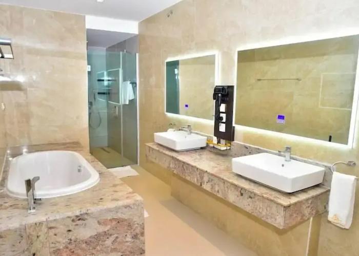 Towlab Hotel & Suites