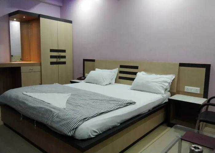 M S Hotel