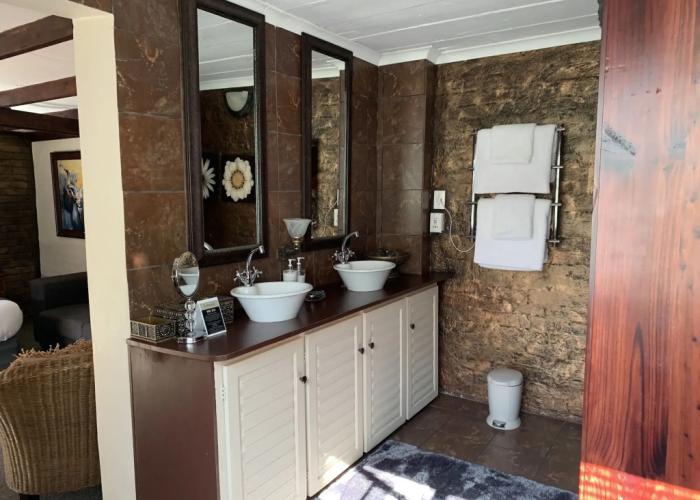 Ama Zulu Guesthouse and Safaris