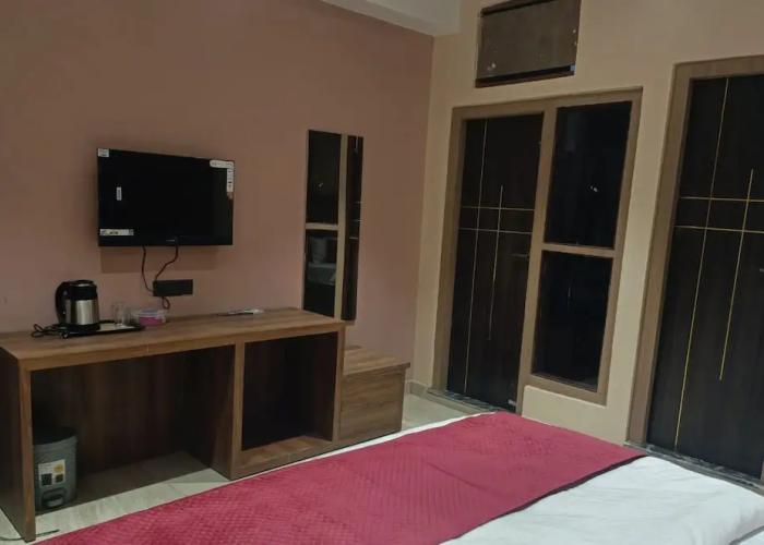 Mr Jaiswal Dharmshala