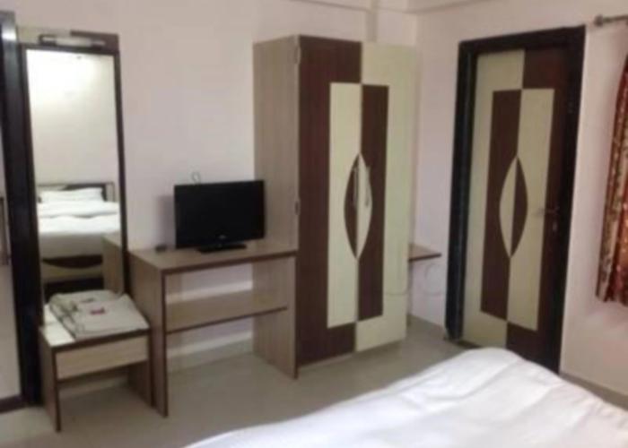 Hotel Amit Palace