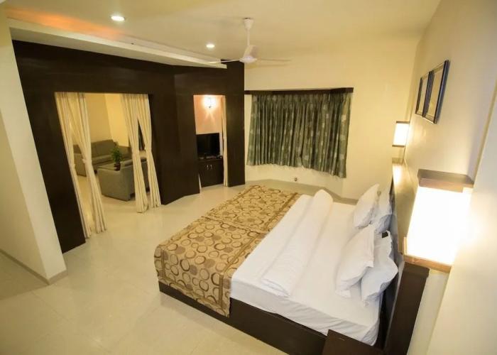 Grand Sarovar Portico