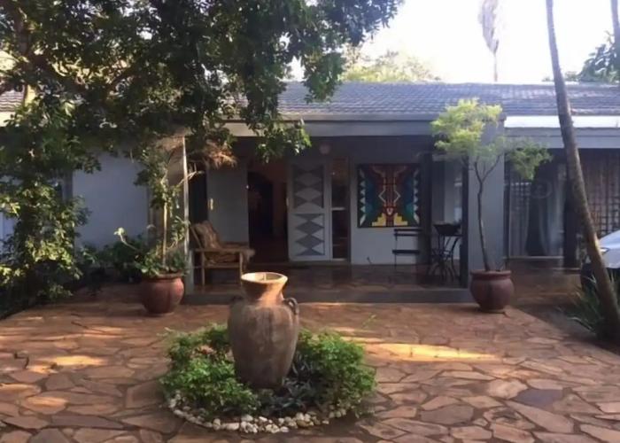 Hlulala Guesthouse