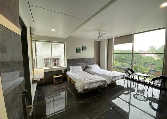 Hotel O2 , Sangli