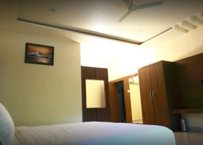Hotel Saroj Sagar - Sagar
