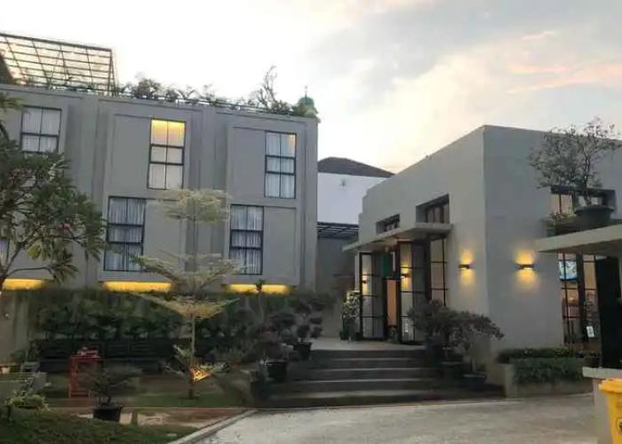 Merlyns Garden Inn