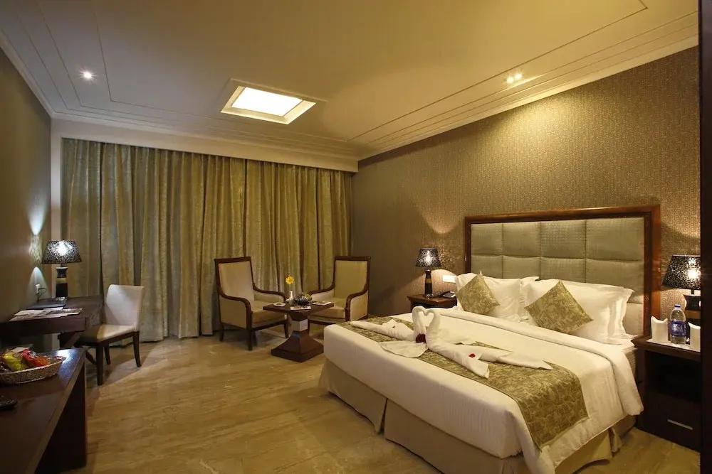 фото Godwin Meerut